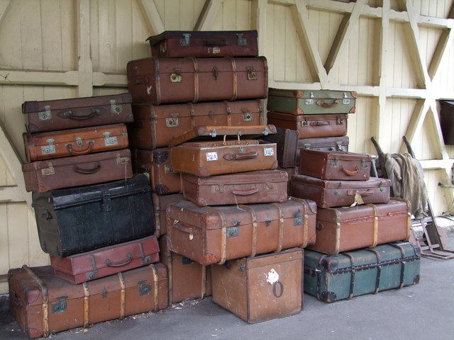 old-luggage2.jpg