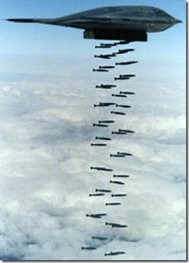 B-2+Spirit+stealth+bomber+dropping+Mk.82+bombs%5B3%5D