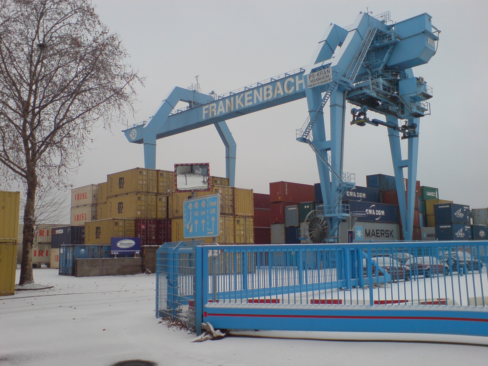 Container_Crane_Mainz_Port_I.jpg