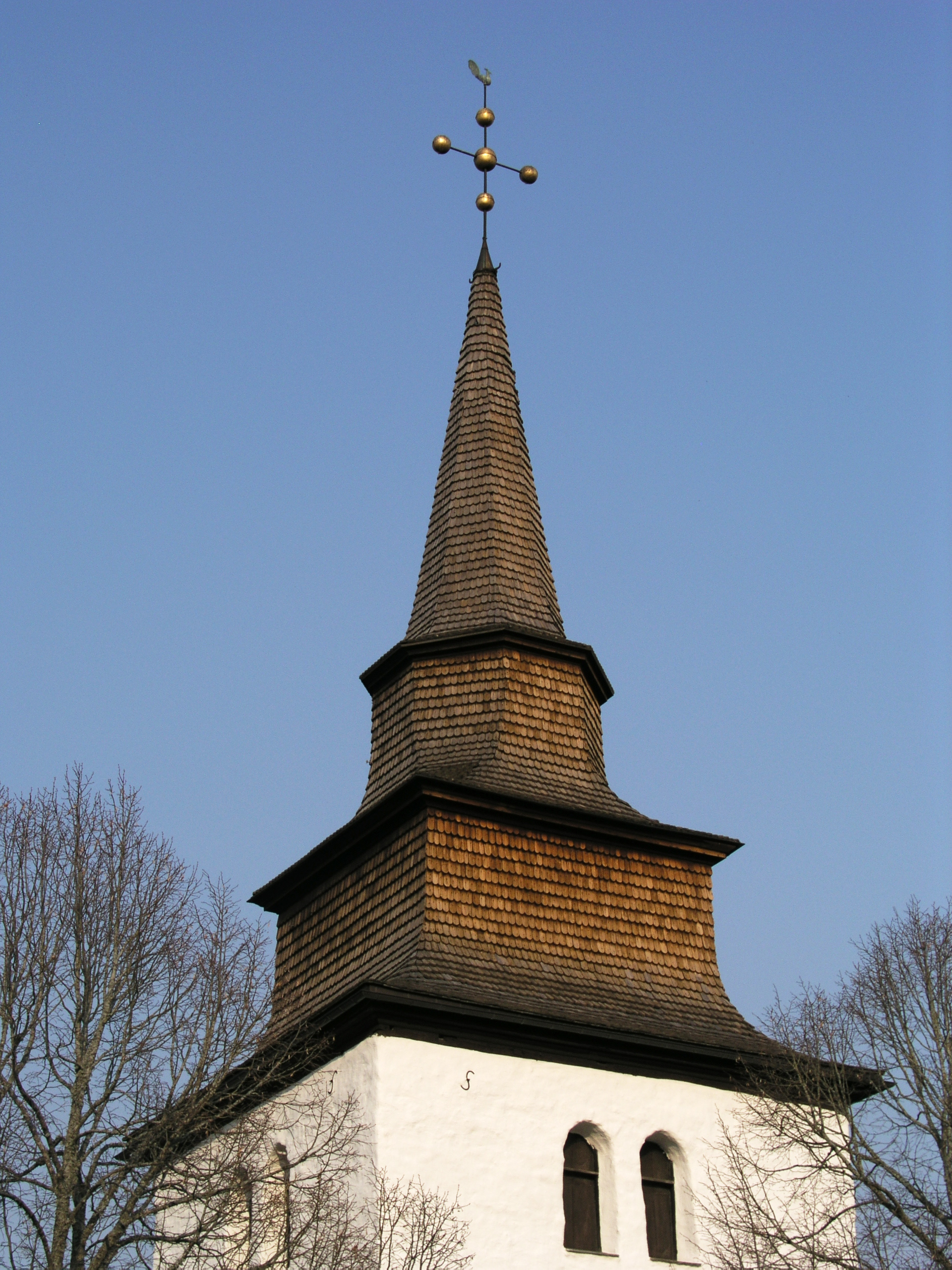 Alga_kyrka_church_steeple.jpg
