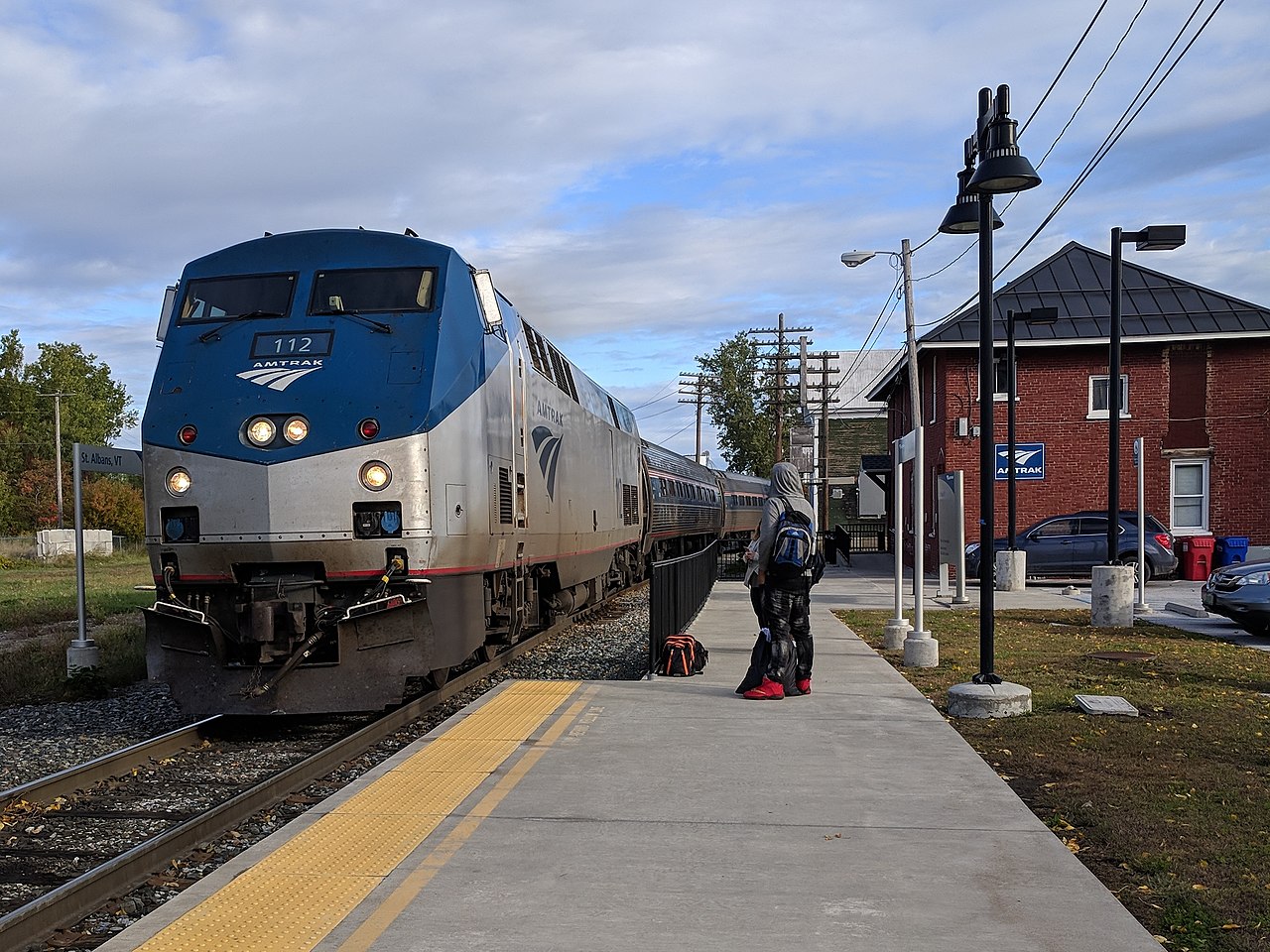 1280px-Amtrak_Vermonter_at_St_Albans%2C_October_2018.jpg