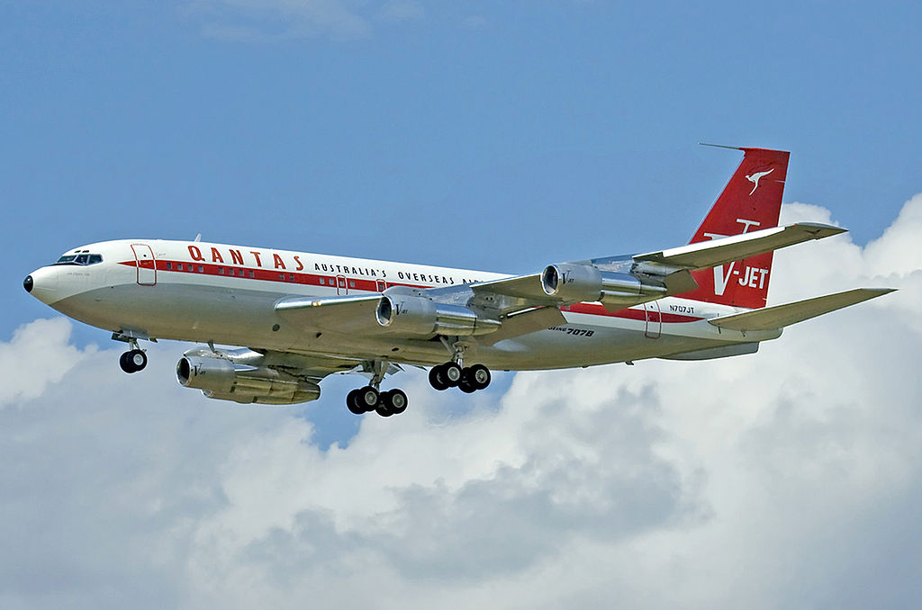 1024px-Boeing_707-138B_Qantas_Jett_Clipper_Ella_N707JT.jpg